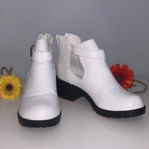 Catarina Martins White Boots